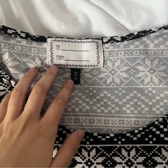 NWT Soft Christmas Holiday Festive Black & White Long Sleeve Dress Medium - Picture 3 of 4